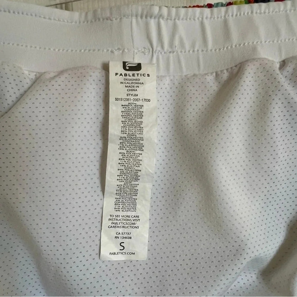 Fabletics “Adrian” Lined Shorts In Geometric Print Size Small - Picture 6 of 7